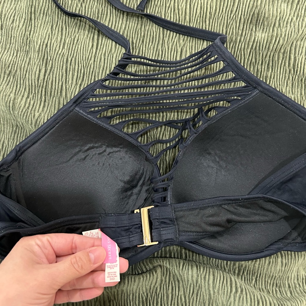 Black Strappy Halter Push-Up bathing suit top - Picture 4 of 4